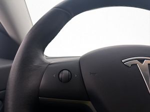 Tesla Model 3 bild 10