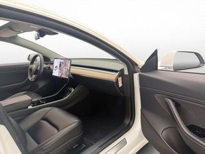 Tesla Model 3 bild 22