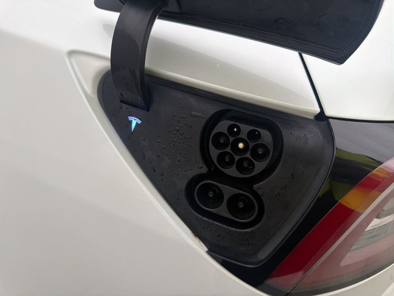 Tesla Model 3 bild 28
