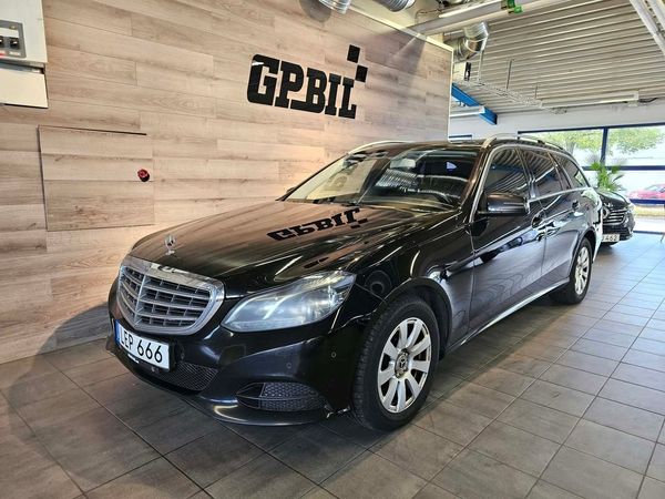 Mercedes E220 T BlueTEC 9G-Tronic | P-sensorer | Nyservad - 2016