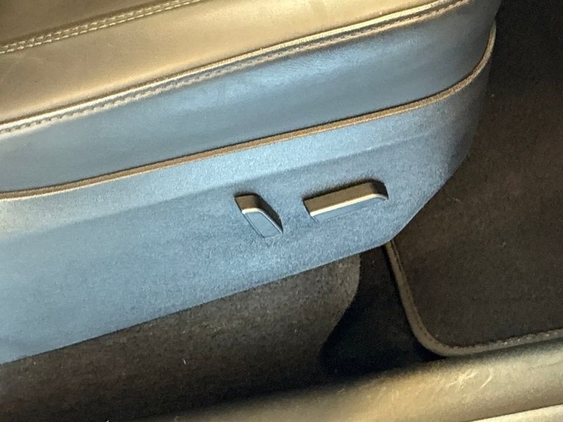 Tesla Model Y bild 17