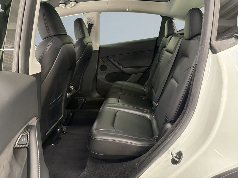 Tesla Model Y bild 13