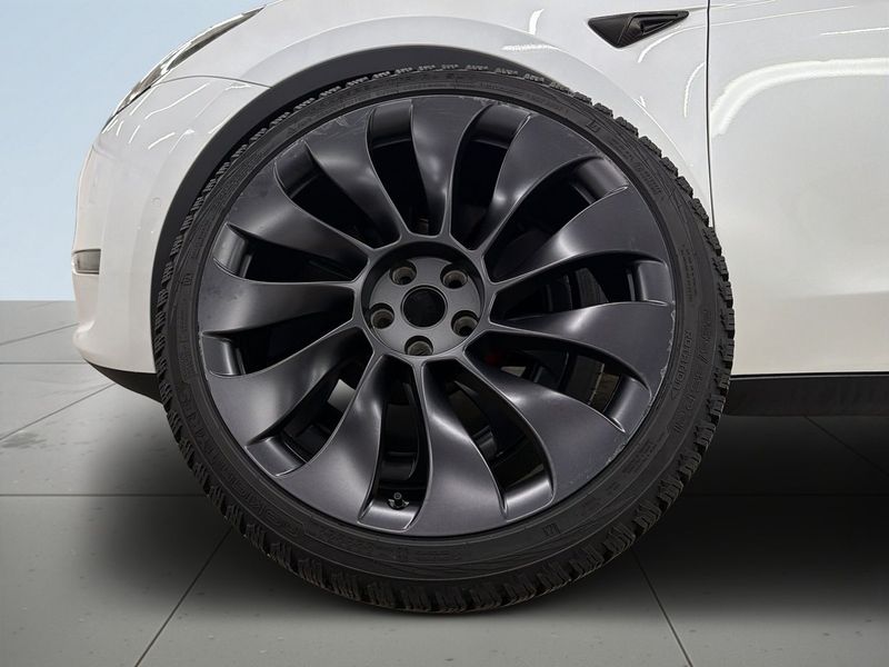 Tesla Model Y bild 14