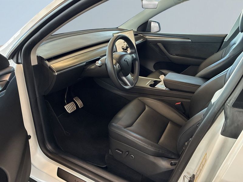 Tesla Model Y bild 7
