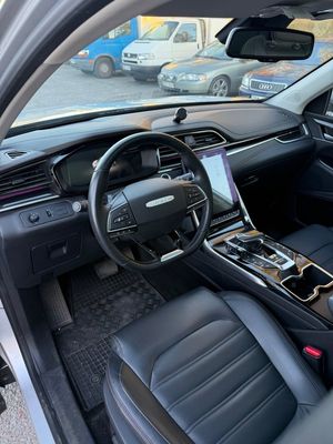Maxus Euniq 6 bild 4