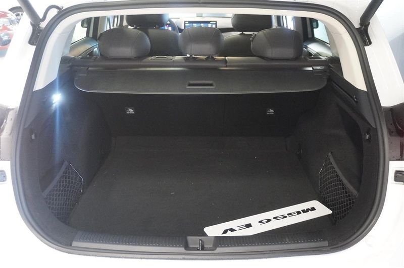 MG S6 EV bild 5