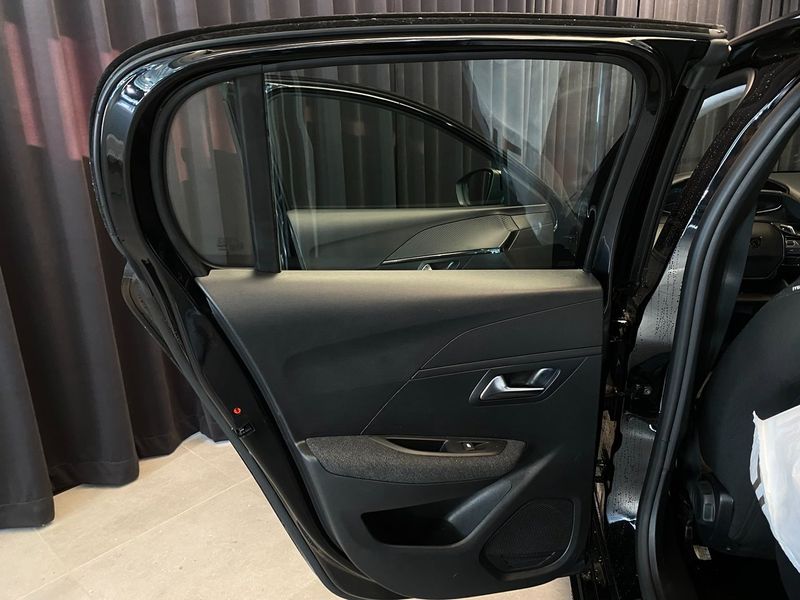 Peugeot 208 bild 24