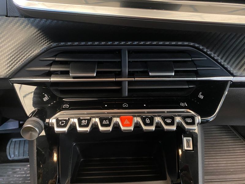Peugeot 208 bild 31
