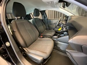 Peugeot 208 bild 8