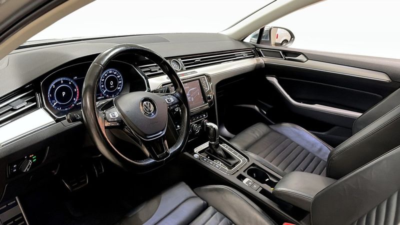 Volkswagen Passat bild 7