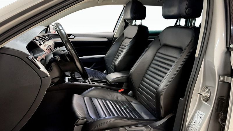 Volkswagen Passat bild 8