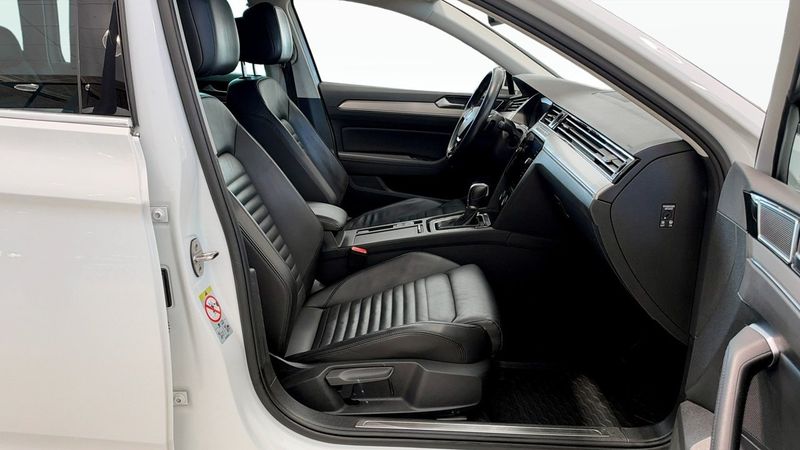 Volkswagen Passat bild 15