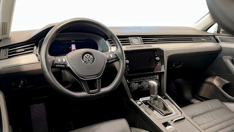 Volkswagen Passat bild 13