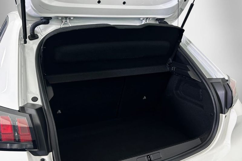 Peugeot 208 bild 8