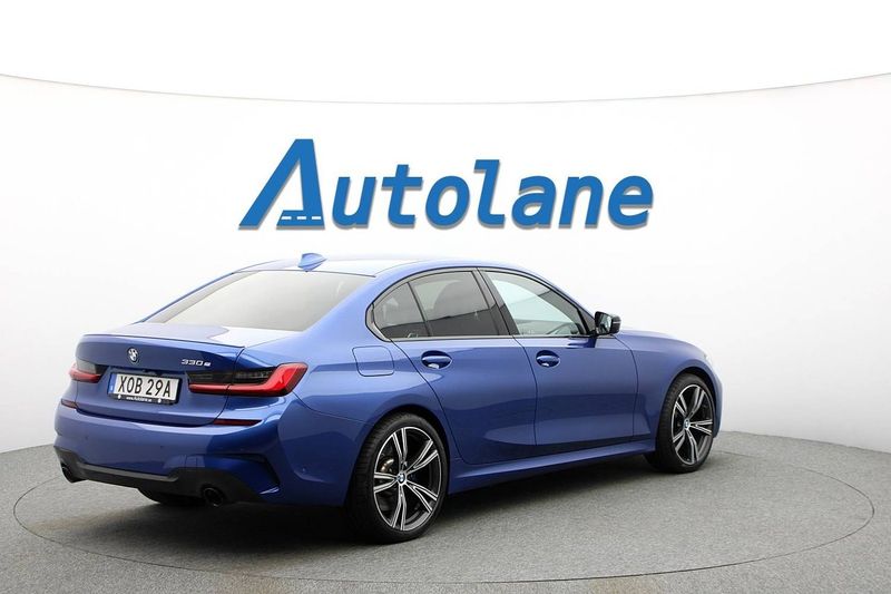 BMW 330 bild 8
