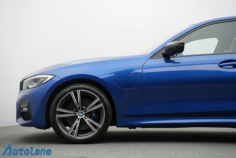BMW 330 bild 13