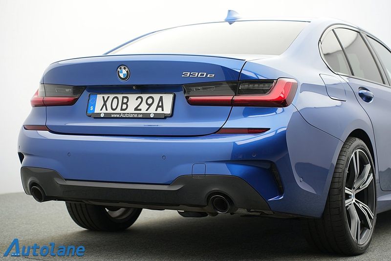 BMW 330 bild 12