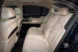 BMW 750 bild 11