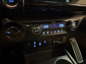 Toyota Hilux bild 16