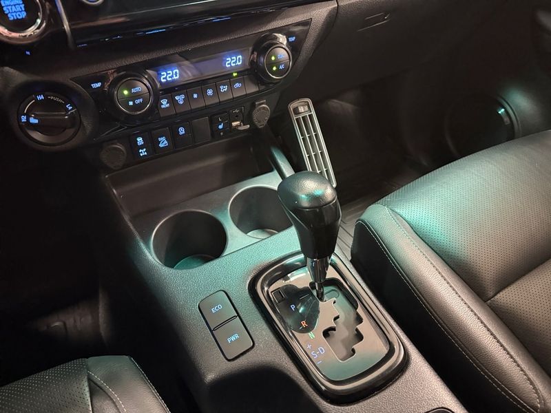 Toyota Hilux bild 15