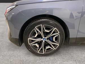 BMW iX bild 21