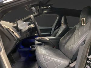 BMW iX bild 8