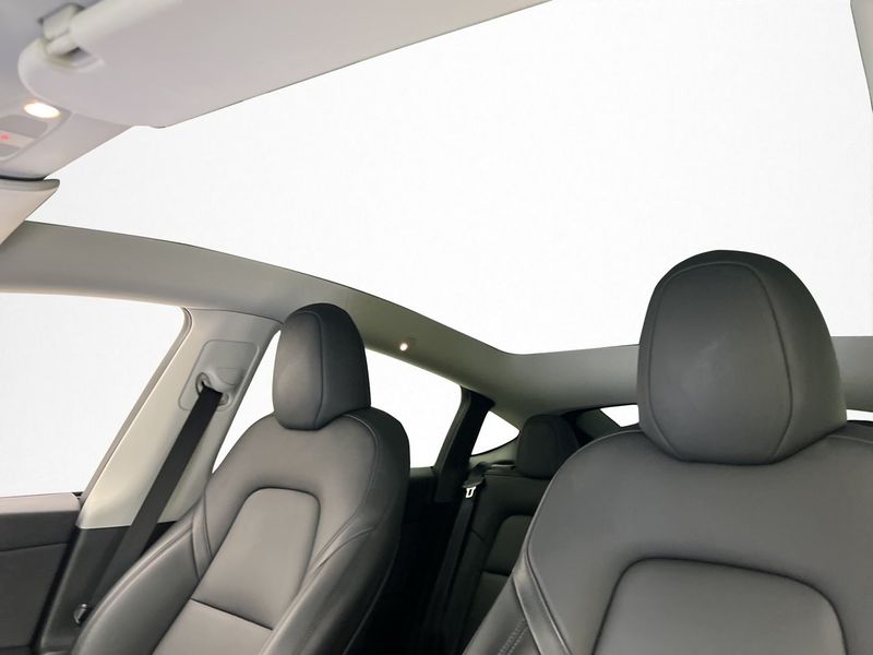 Tesla Model Y bild 14