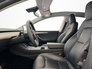 Tesla Model Y bild 13