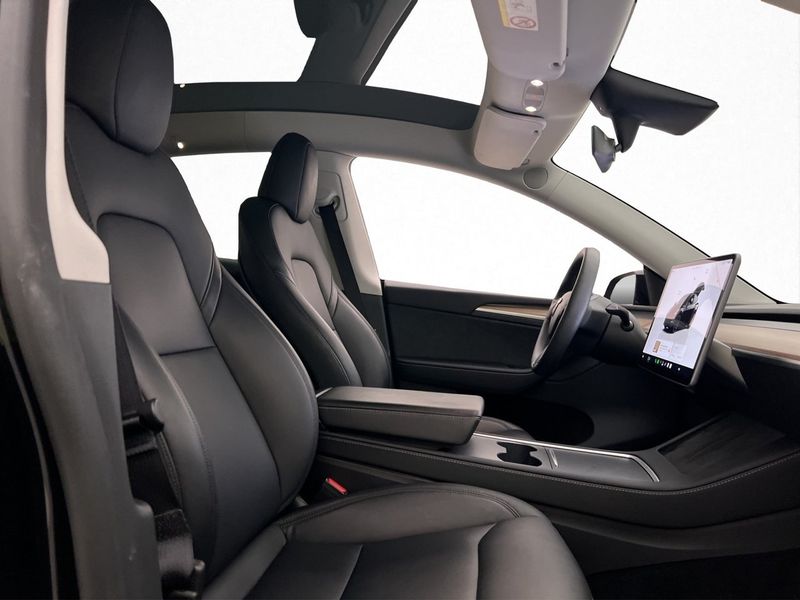Tesla Model Y bild 28