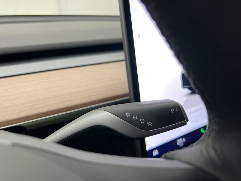 Tesla Model Y bild 35