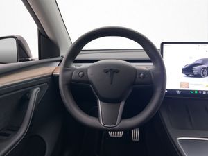 Tesla Model Y bild 16