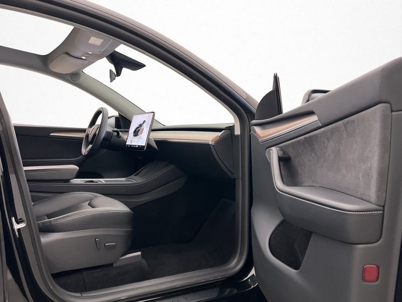 Tesla Model Y bild 29
