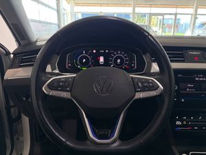 Volkswagen Passat bild 8