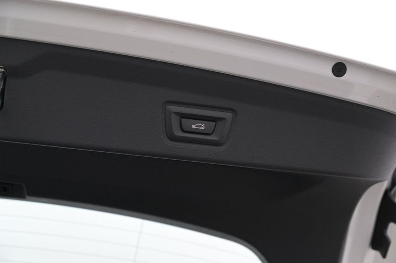 BMW i4 bild 25