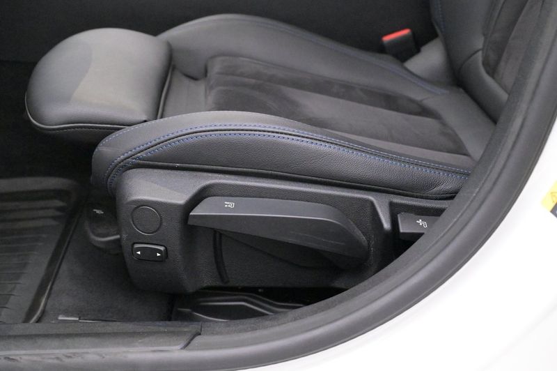 BMW i4 bild 11
