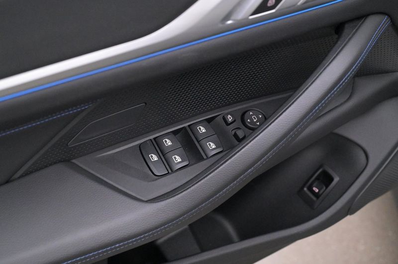 BMW i4 bild 10