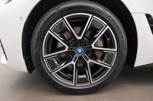 BMW i4 bild 27