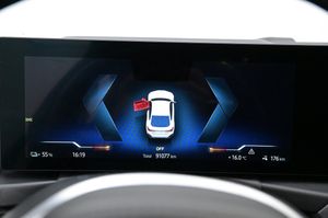 BMW i4 bild 8