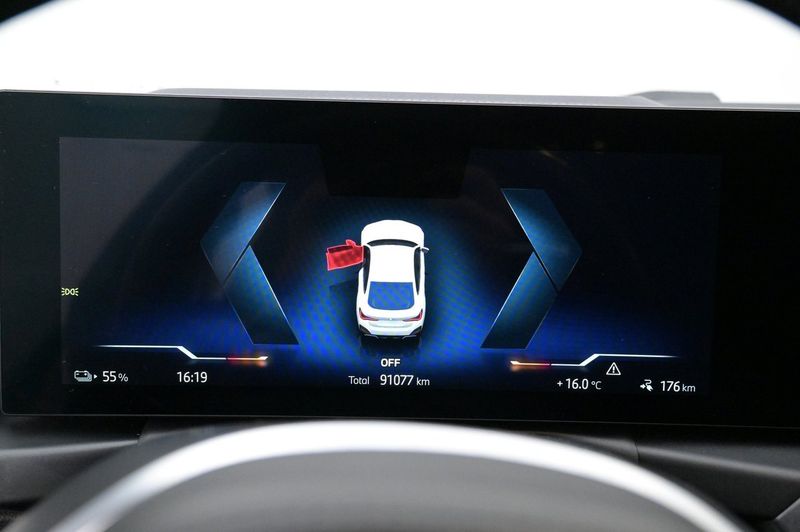 BMW i4 bild 8