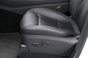 Tesla Model Y bild 11