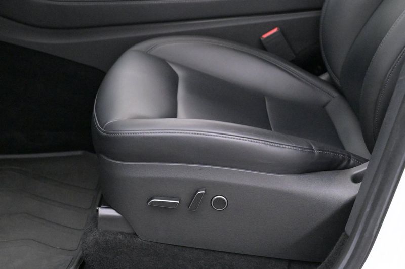 Tesla Model Y bild 11