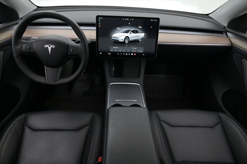 Tesla Model Y bild 6