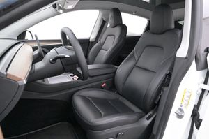Tesla Model Y bild 9