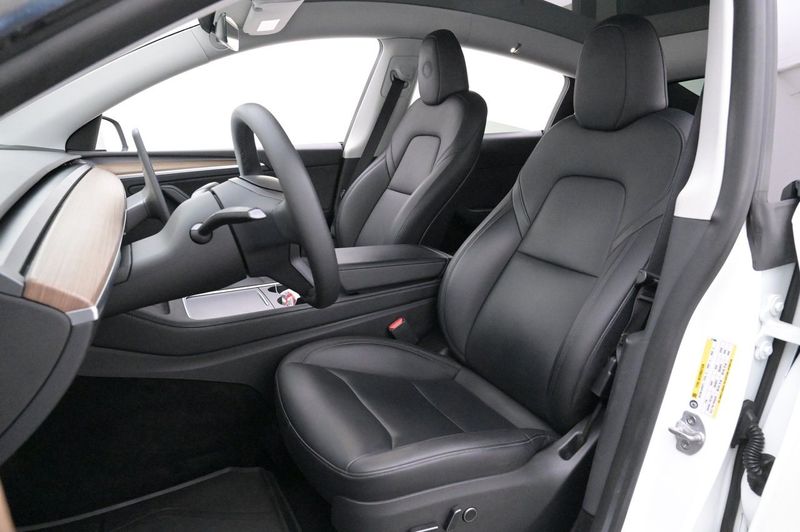Tesla Model Y bild 9