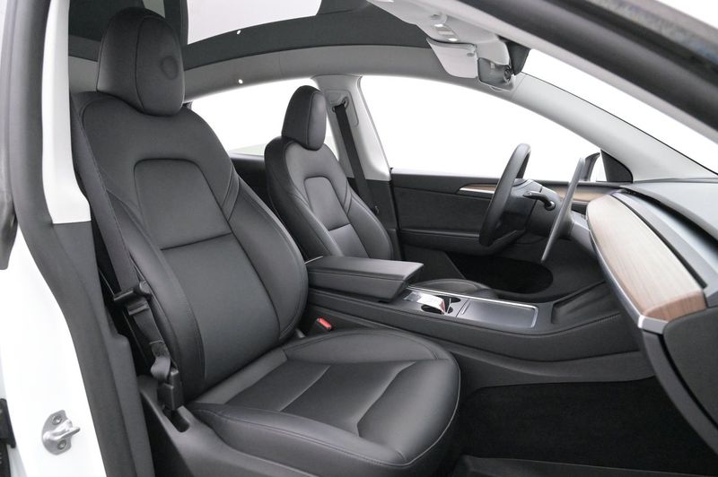 Tesla Model Y bild 12