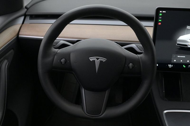 Tesla Model Y bild 7