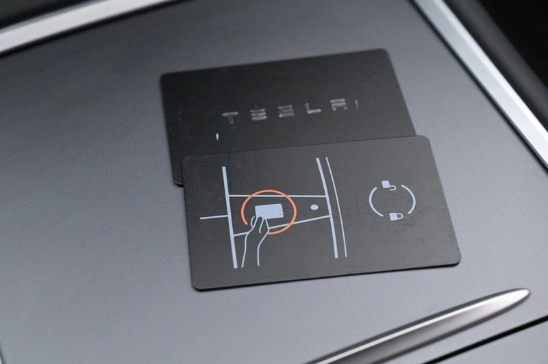 Tesla Model Y bild 24