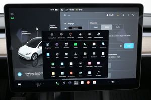 Tesla Model Y bild 22
