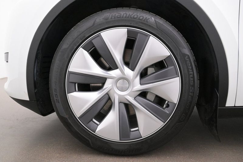 Tesla Model Y bild 27