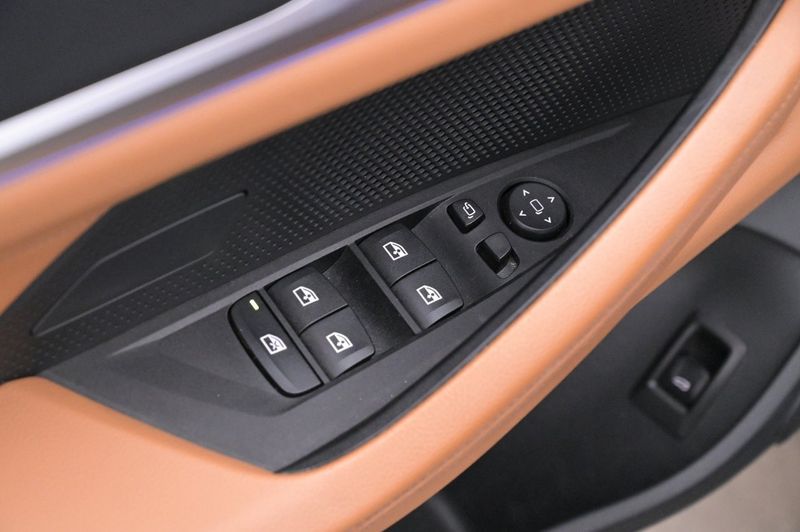 BMW i4 bild 12